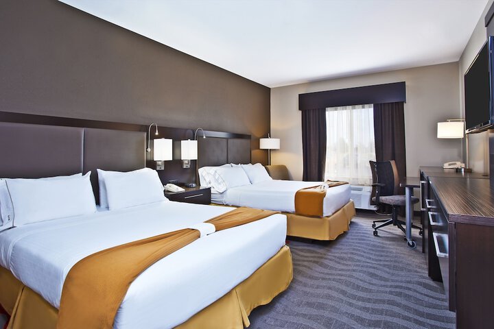 Room 33 of 47