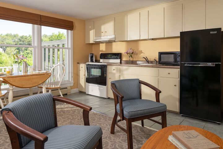 Dockside Guest Quarters & Restaurant