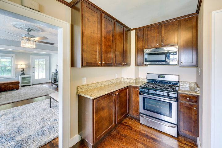 Pet-friendly Home w / Yard Near Downtown Royal Oak