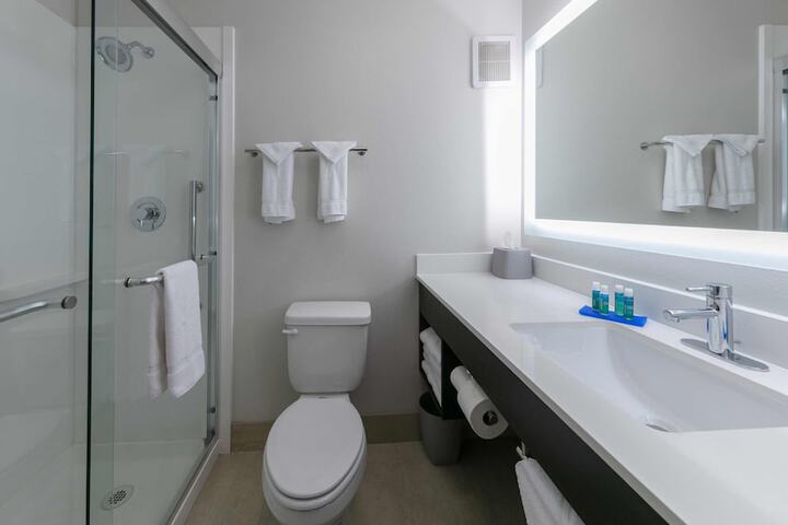 Holiday Inn Express & Suites Hood River by IHG