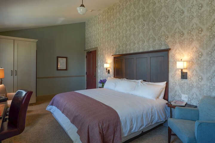 The Groton Inn
