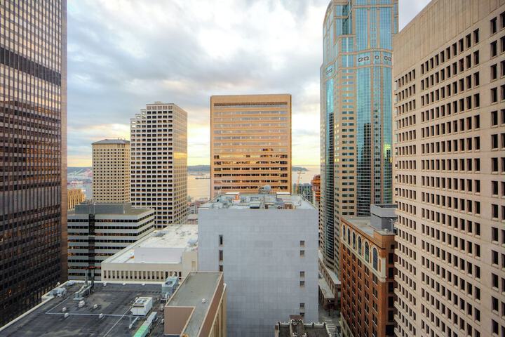 W Seattle