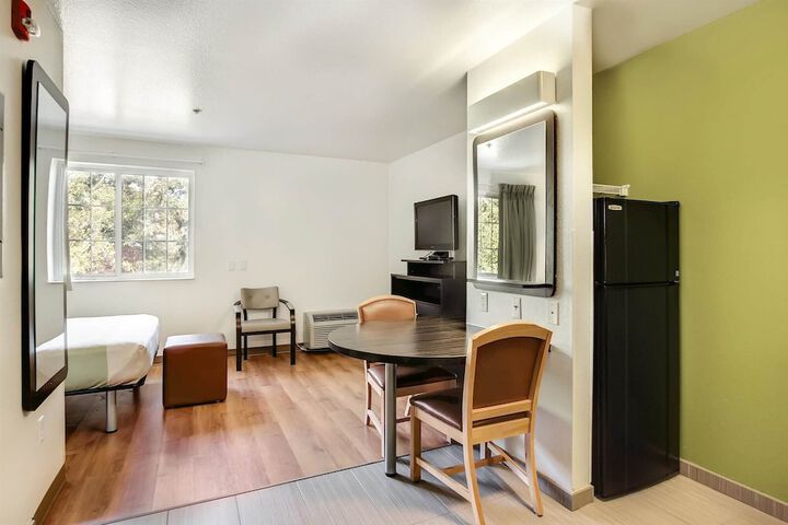 Studio 6 East Brunswick NJ - NYC Area