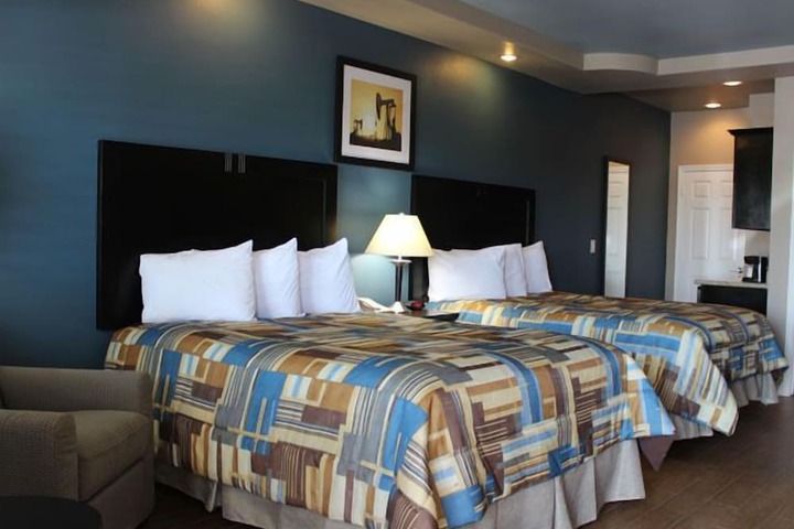Room 32 of 49