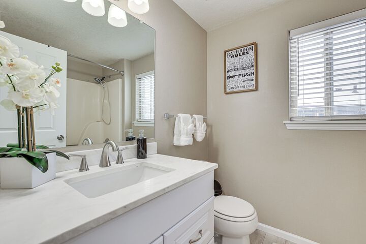 5 Mi to Ski Resort: Mtn-view Townhome in Dillon