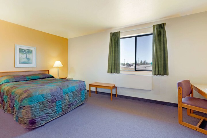 Room 9 of 31