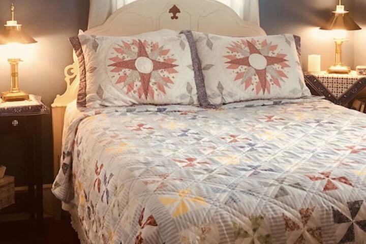 PRINCESS ANNE BOOK LOVERS INN