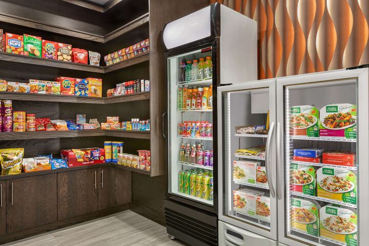 Super 8 by Wyndham Ajax / Toronto On