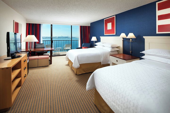 Room 33 of 215