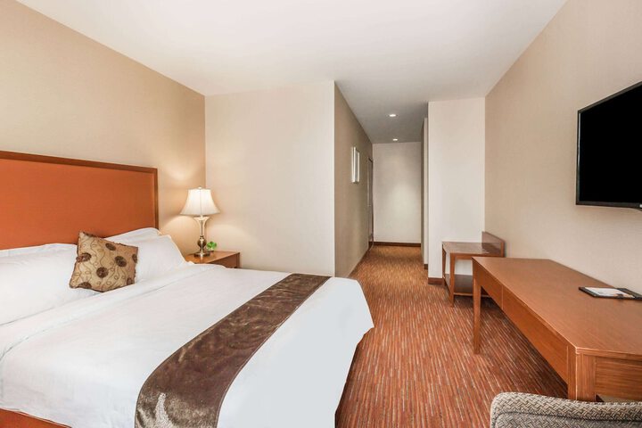 Room 8 of 22