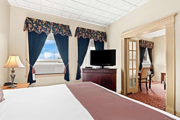 Room 25 of 46