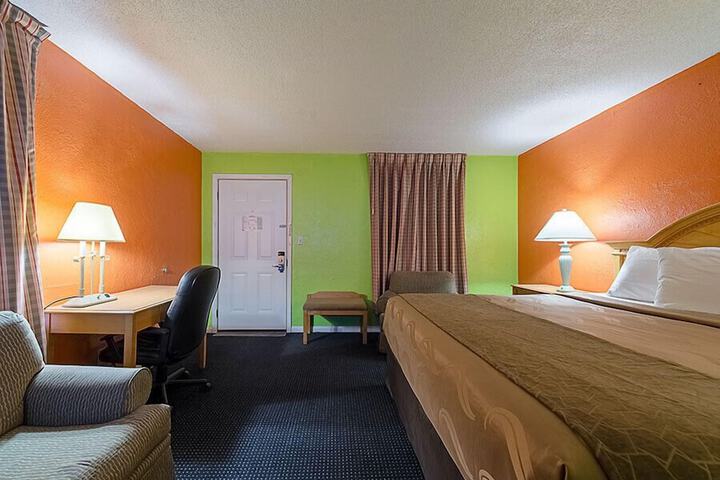 Room 17 of 26