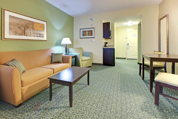Holiday Inn Express & Suites Covington by IHG