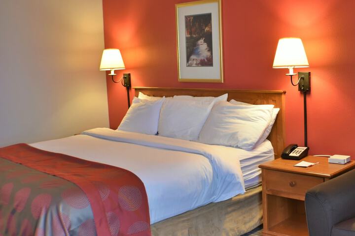 Room 52 of 119