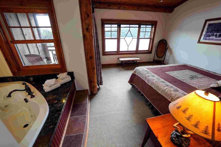 Room 54 of 241