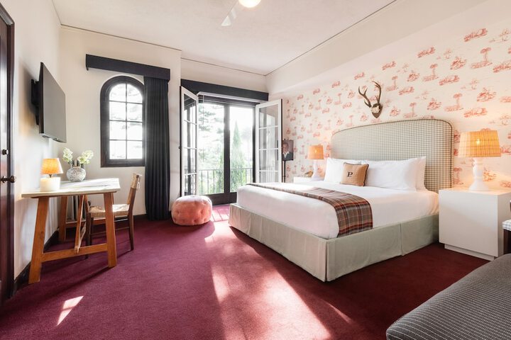 Room 42 of 62