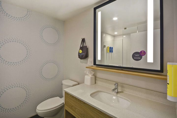 Room 9 of 35