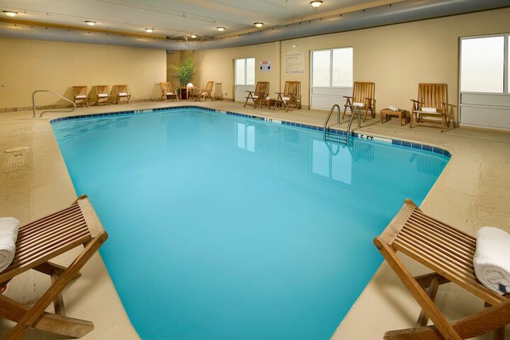 Holiday Inn Express & Suites Lenoir Cty by IHG