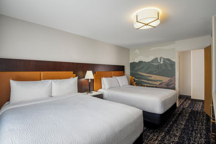 Gray Wolf Inn & Suites