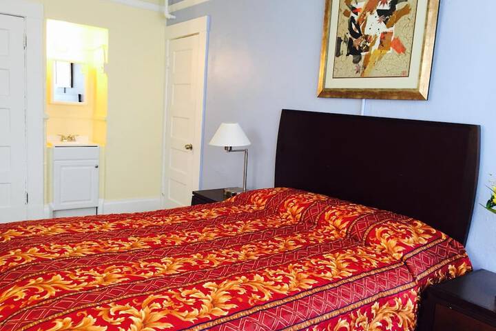 Room 20 of 33