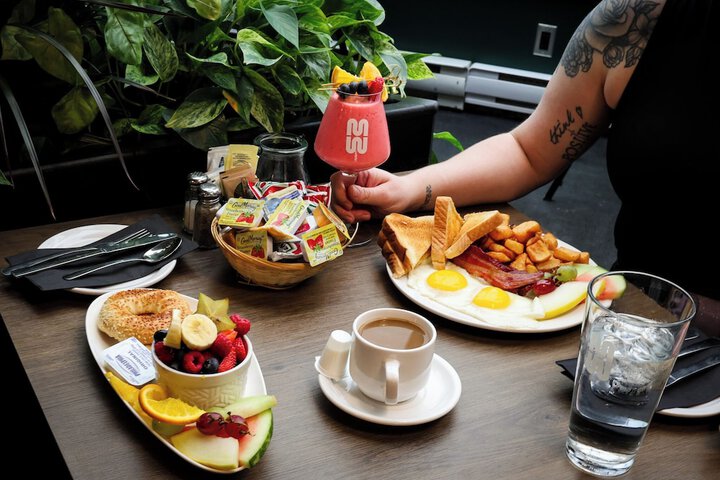 Breakfast/Coffee Service 24 of 33