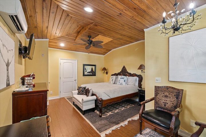 Seaglass Inn