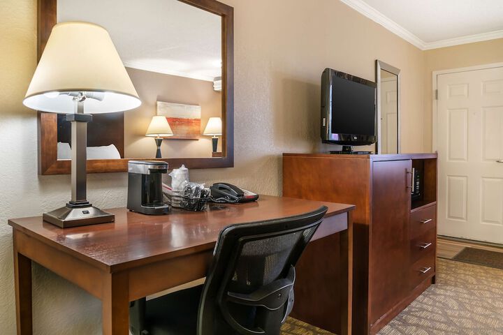 Room 35 of 40