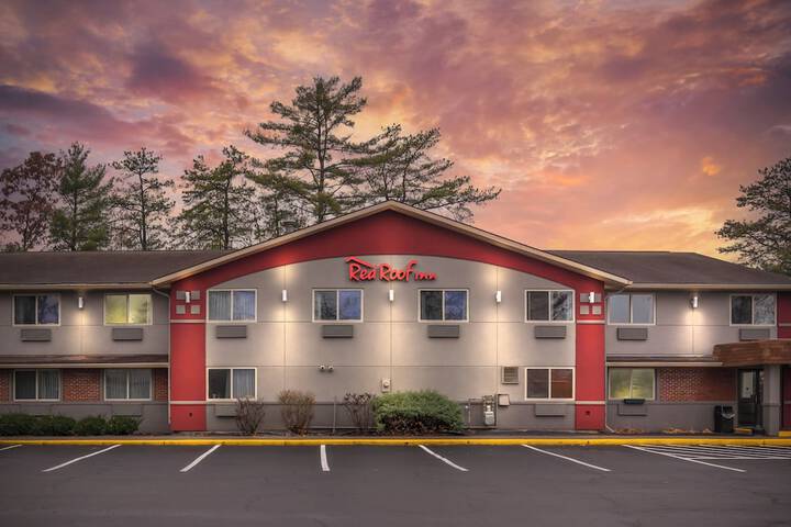 Red Roof Inn Queensbury