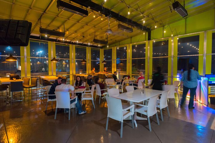 Dining 74 of 144