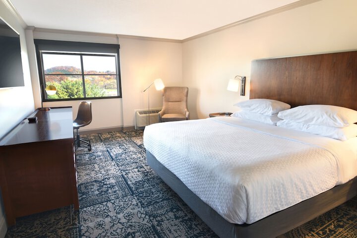 Room 14 of 33