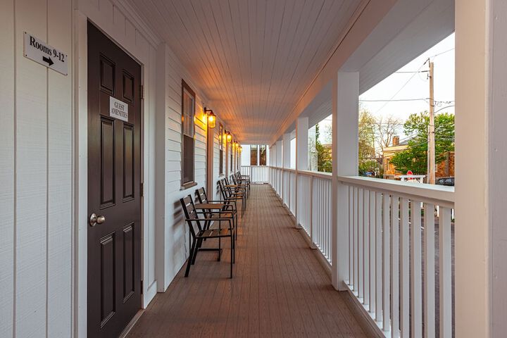 Eagle House Motel
