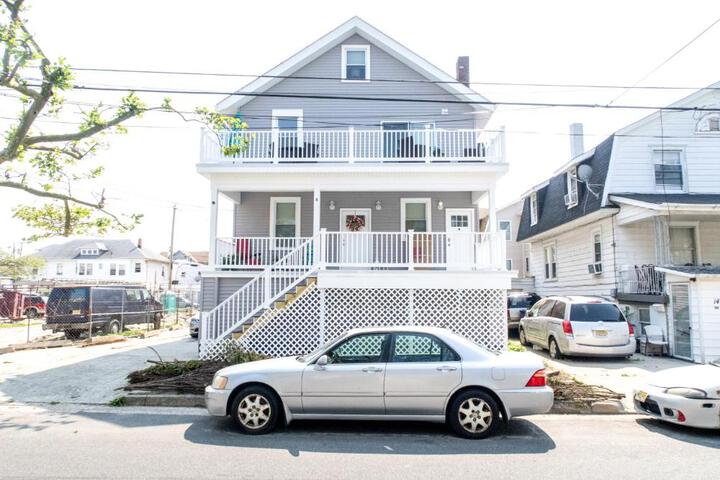 Lux 3 Bd - Perfect & Parking & Massive Patio