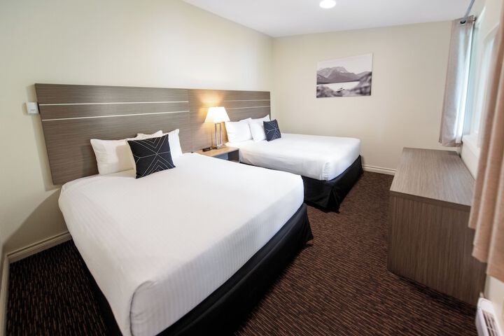 Bayshore Inn & Spa
