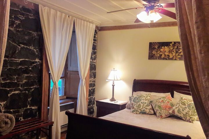 Room 32 of 40