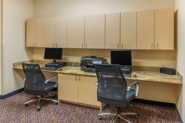 Business Center 30 of 30