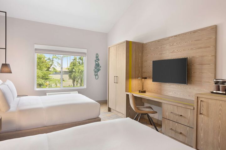 Room 10 of 62
