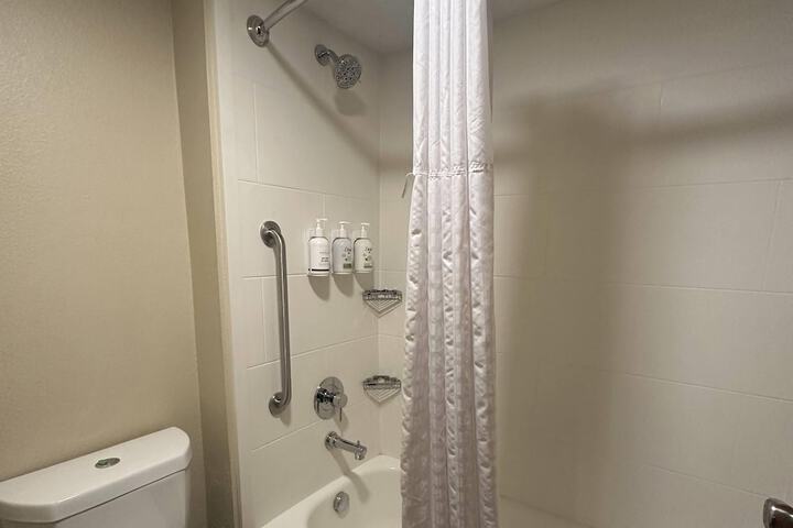 Wingate by Wyndham Pittsburgh / West Mifflin