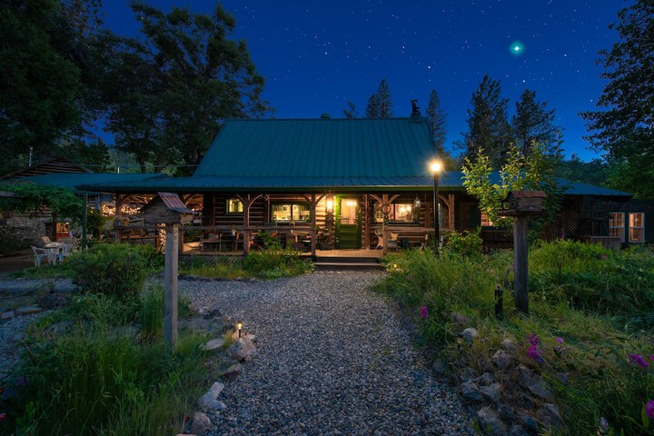 The Davies Family Inn