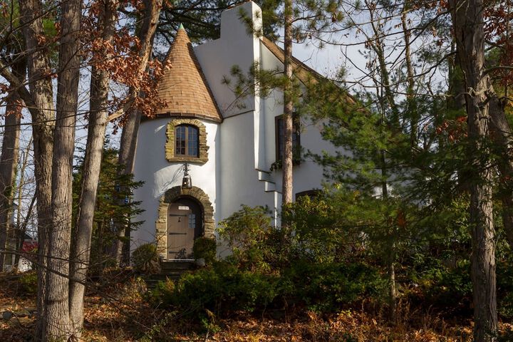Castle on Glen - 3 Bedroom Home
