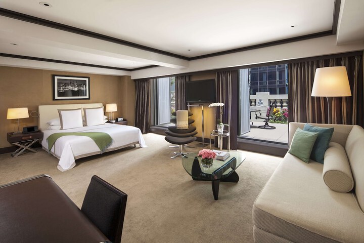 Room 33 of 70