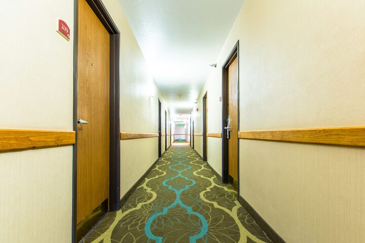 Ballroom/Hall 63 of 71