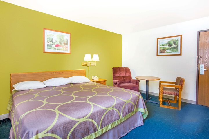 Room 22 of 40