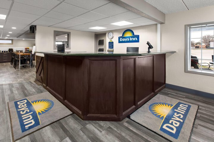 Days Inn by Wyndham Pierre