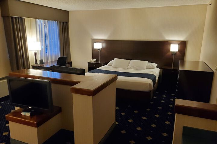 Room 17 of 30
