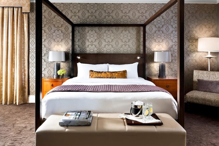 Room 43 of 82