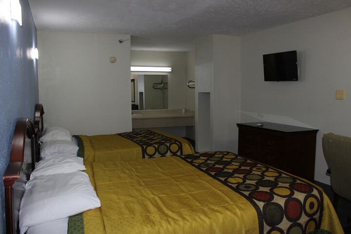 Room 5 of 10