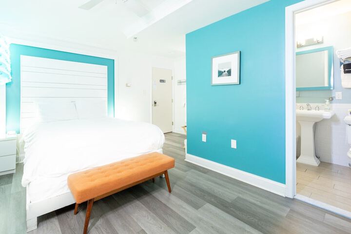 Room 115 of 186