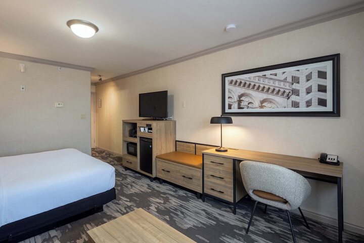 Room 18 of 68
