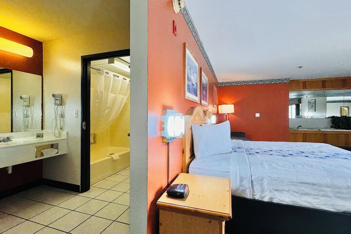 Room 43 of 64