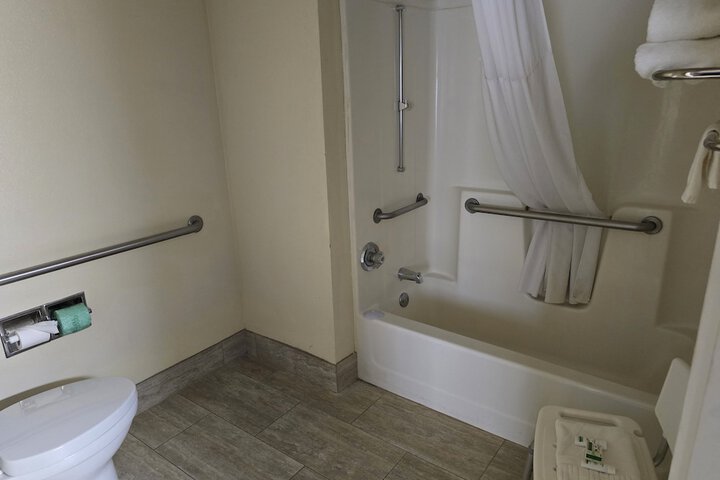 Baymont by Wyndham Janesville